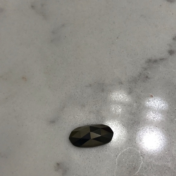 ❤️FIRM Kendra Scott pyrite single stone - Picture 2 of 2